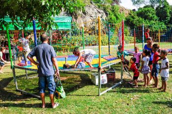 Projeto Brincar nos Bairros no Parque Pedra da Cebola