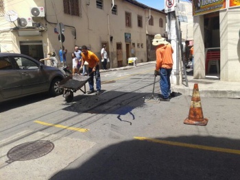 Em Itararé a equipe concluiu o pavimento com a camada de asfalto