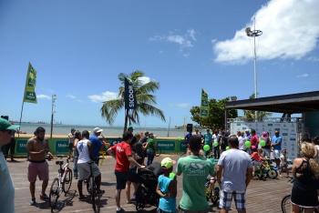Inauguração da estação de bicicleta Bike Kids na praia de Camburiu