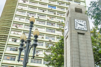 Relógio da Praça Oito em fase final de reforma