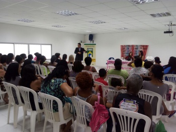 Palestra do juiz Marco Aurélio Soares Pereira sobre empoderamento da mulher no CRAS Jucutuquara