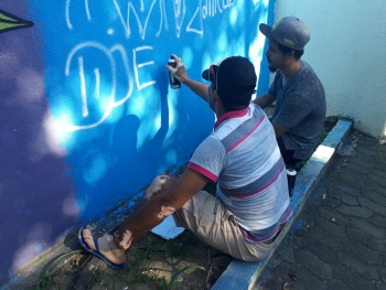 Oficina de grafite da Escola da Vida no Albergue do Migrante