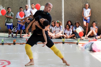 Apresentação de Dança A Caverna