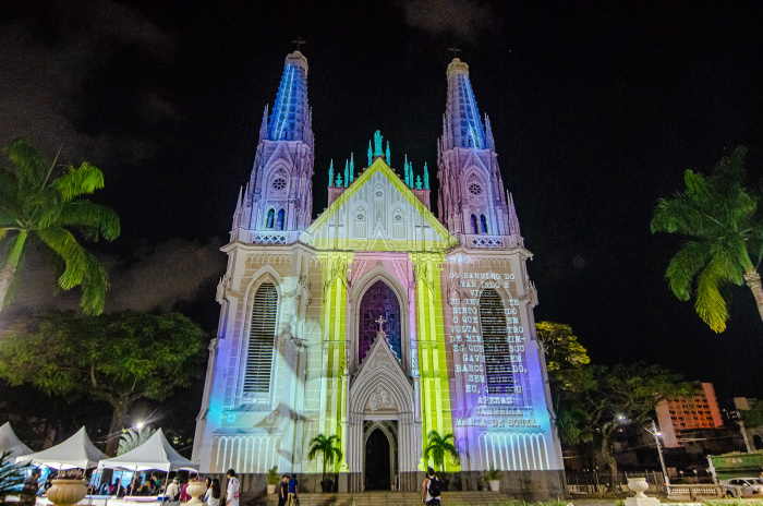Projeção Mapeada de Luz e Cores na Catedral Metropolitana de Vitória