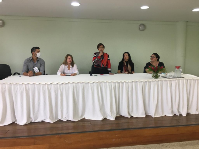 Secretária de Saúde, Joanna De Jaegher, ressalta a importância da integração ensino e serviço