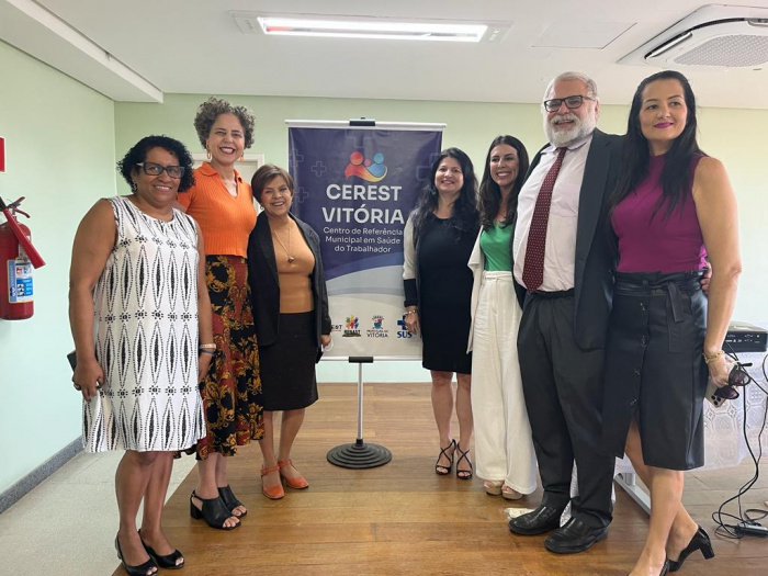 Autoridades prestigiam a inauguração do Cerest Vitória