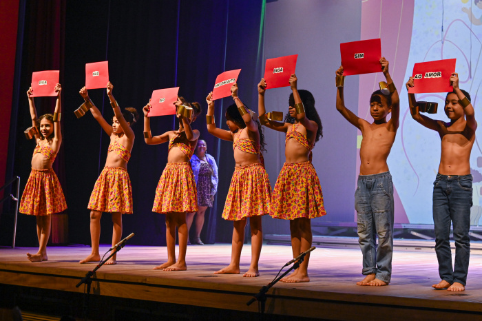 9° Festival Linguagens Integradas no teatro Gloria