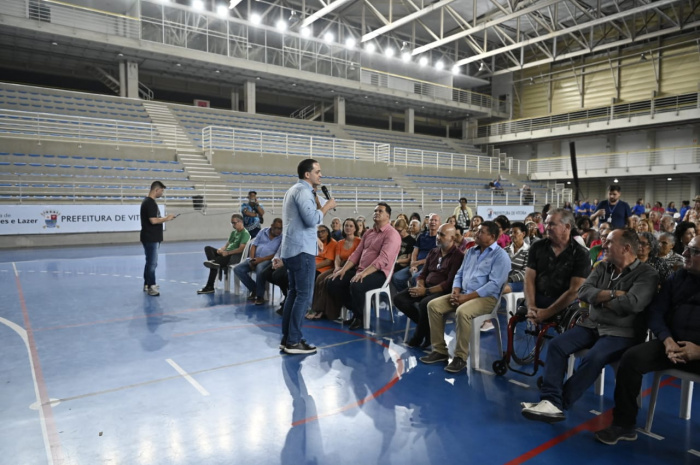 Sanção da lei que isenta idosos e pessoas com deficiência do pagamento do rotativo