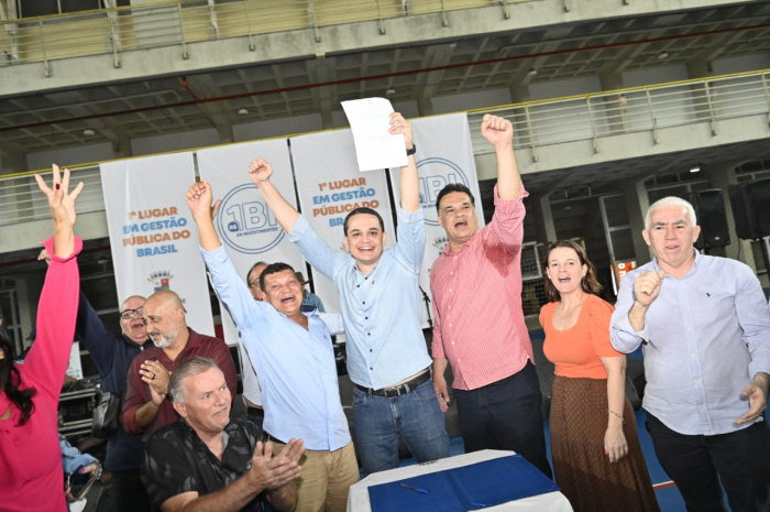 Sanção da lei que isenta idosos e pessoas com deficiência do pagamento do rotativo