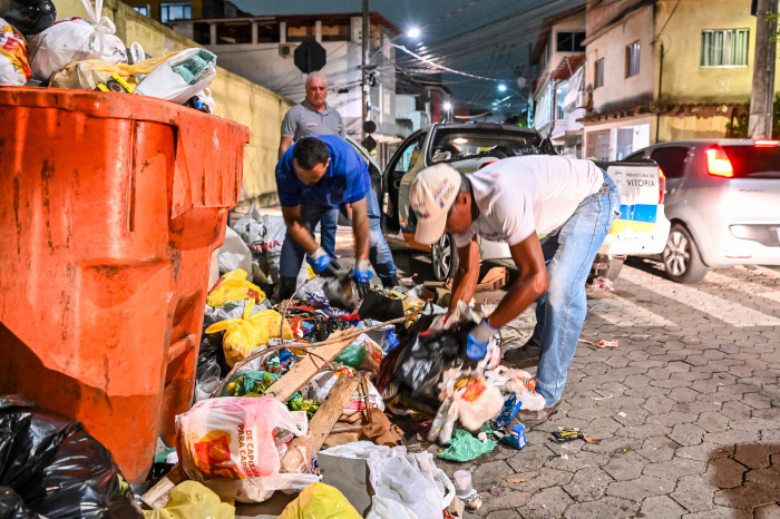Coleta de Lixo Central de Serviços
