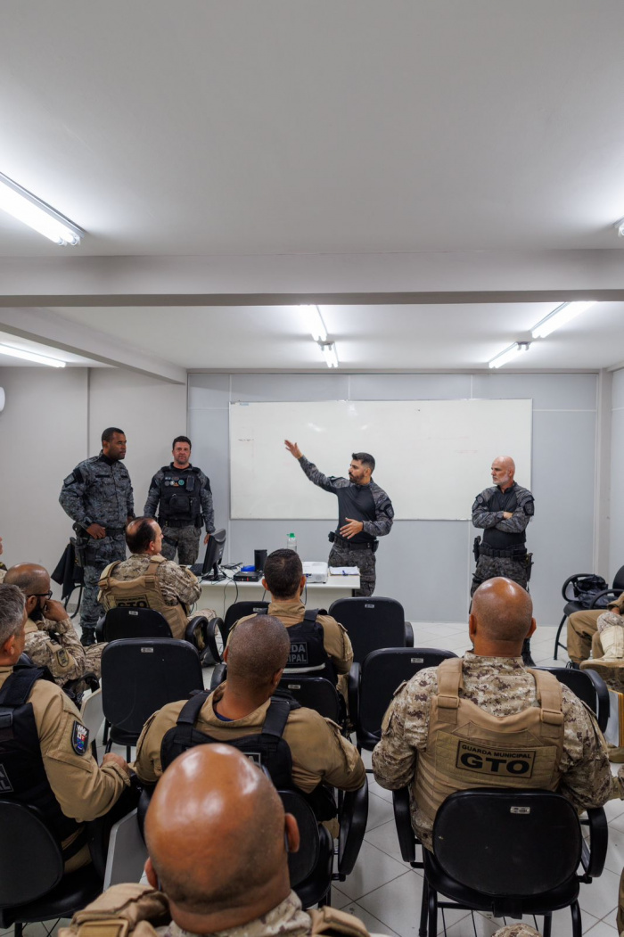 Guarda de Vitória forma primeira turma de qualificação profissional para cargo único