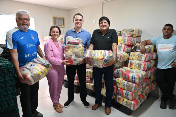 Entrega de Cestas Básicas em São Pedro