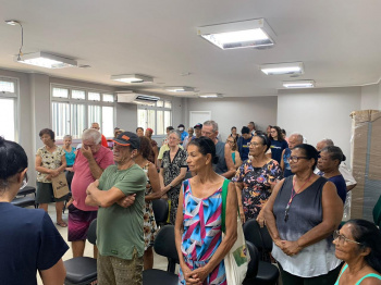 Grupo de Idosos da UBS Ilha das Caieiras se reúnem no auditório da unidade
