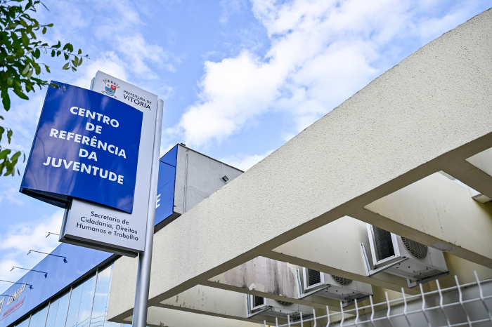 Fachada - CRJ - Centro de Refenrência da Juventude - Ilha de Santa Maria