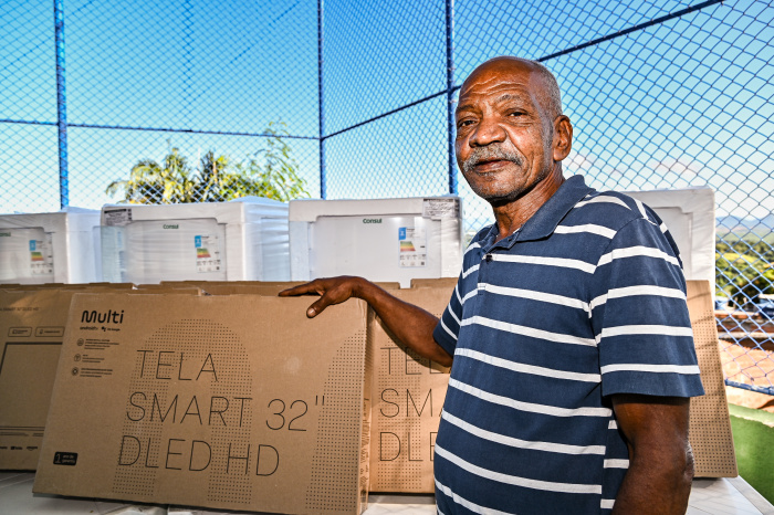 Entrega Eletrodomésticos do Programa Casa Feliz e Segura no Bairro Conquista