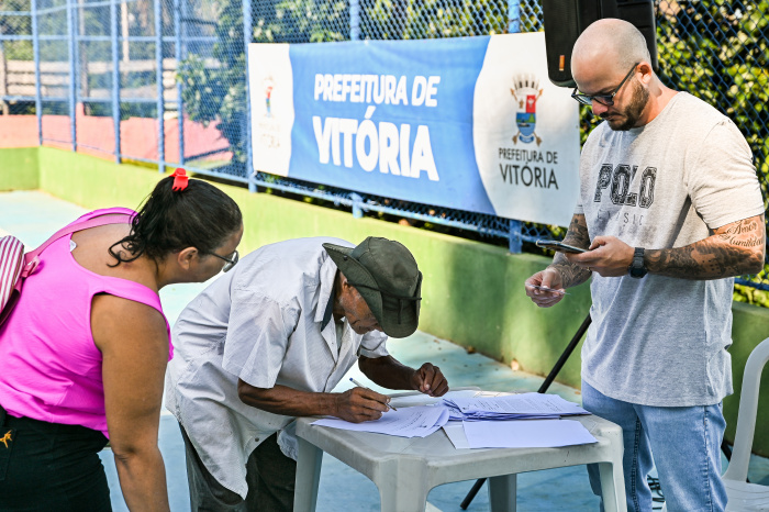 Entrega Eletrodomésticos do Programa Casa Feliz e Segura no Bairro Conquista