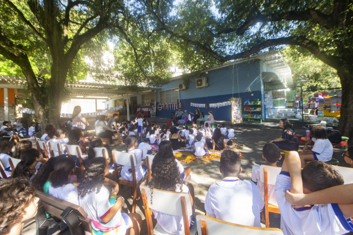 Quintal literário na Emef Custódia Dias de Campos