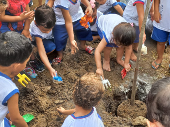 Crianças do Cmei Gilda de Athayde Ramos se conectam com a natureza