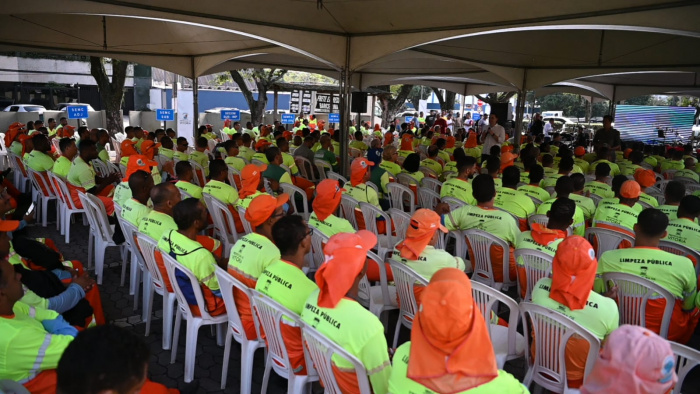 Prefeitura de Vitória celebra o Dia Nacional do Profissional de Limpeza Urbana