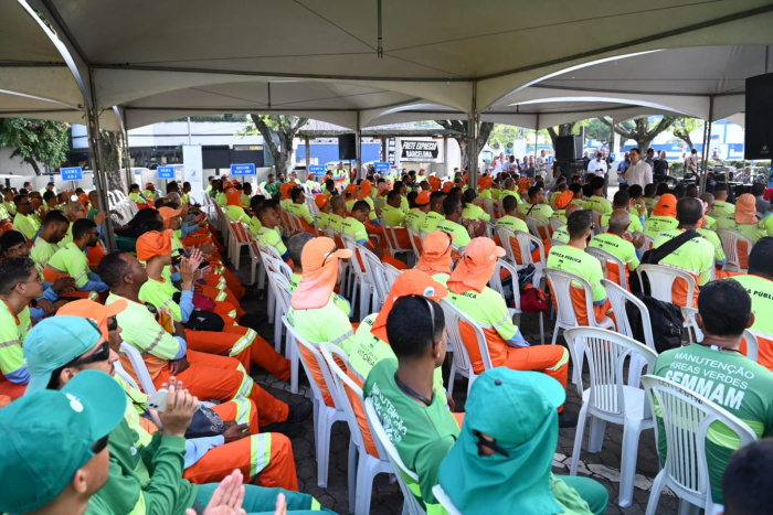 Prefeitura de Vitória celebra o Dia Nacional do Profissional de Limpeza Urbana