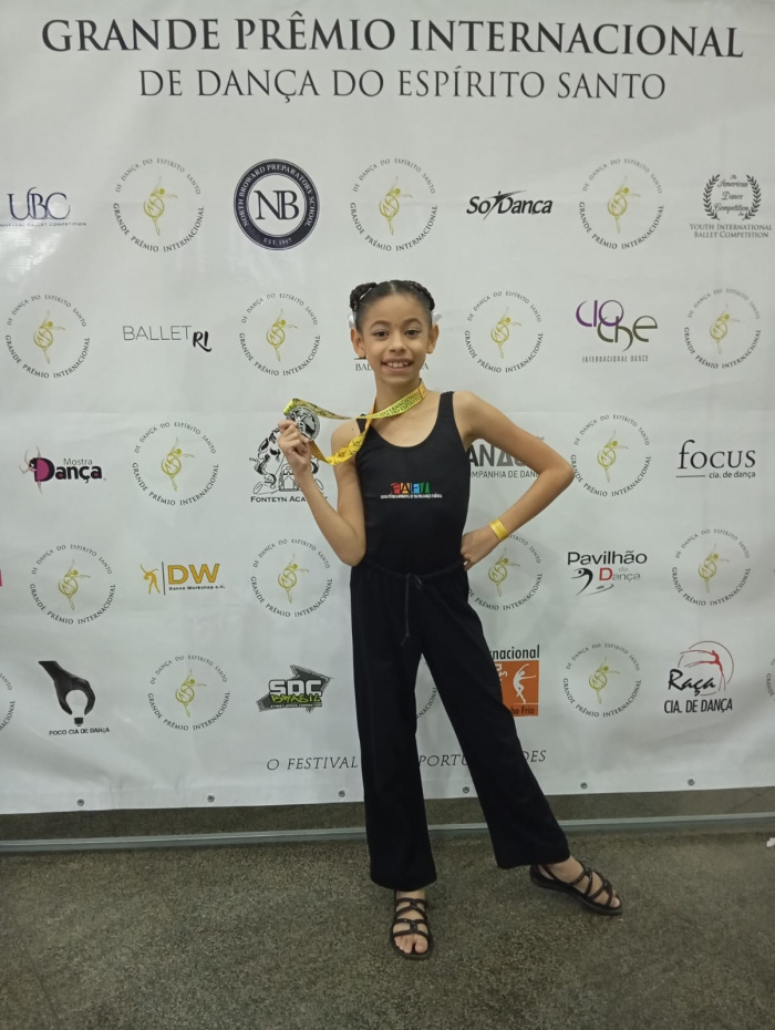 Isabella Maximiano conquistou prêmio em duo na sua primeira competição.
