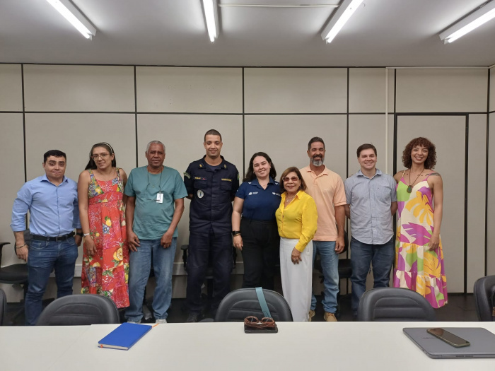 Reunião de início da temporada de turismo de observação de baleias jubarte.