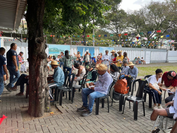Arraiá: festa junina anima pessoas em situação de rua
