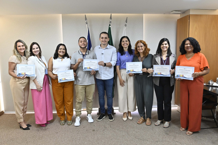 Encontro com os professores autores do livro de inglês