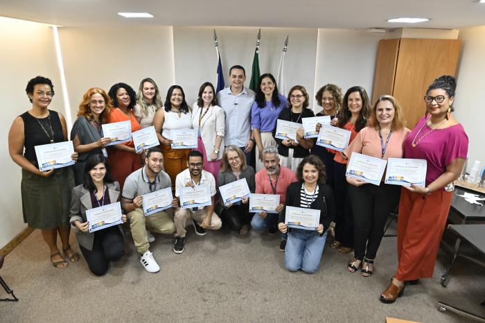 Encontro com os professores autores do livro de inglês
