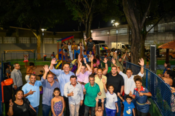 Bairro Mário Cypreste comemora entrega de novo Parque Kids para a criançada