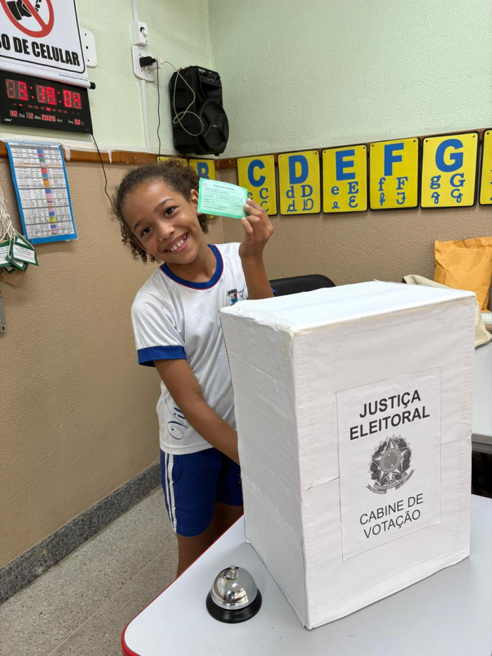 Estudantes escolhem representantes de turma na EMEF TI Eunice Pereira Silveira