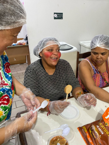Acolhidas do Abrigo 3 participam de oficina de culinária
