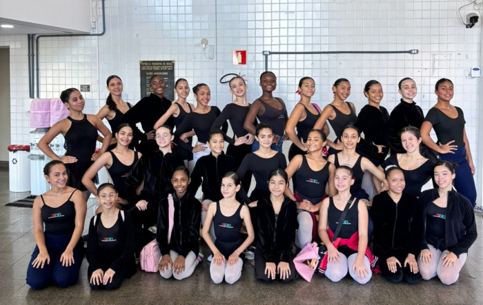 Vinte e nove bailarinas participarão de competição que acontece no próximo final de semana.