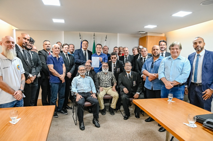 Sanção da Lei que inclui no calendário oficial Dia do Mestre Maçom da Marca e Mestre Maçom da Nauta