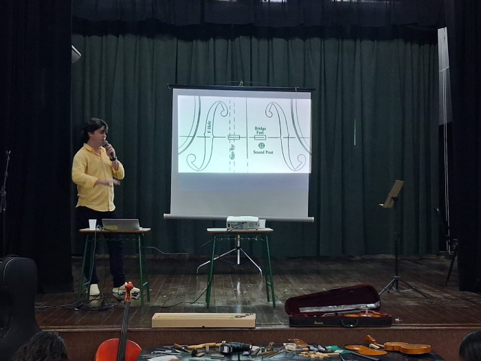 Atividades incluem masterclasses, workshops, recitais didáticos interativos e oficinas.
