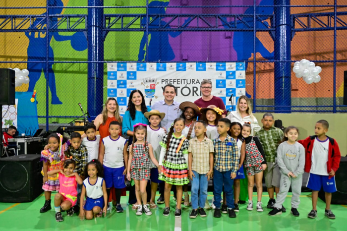 Comunidade da Ilha do Príncipe celebra entrega da cobertura da quadra da EMEF Castelo Branco