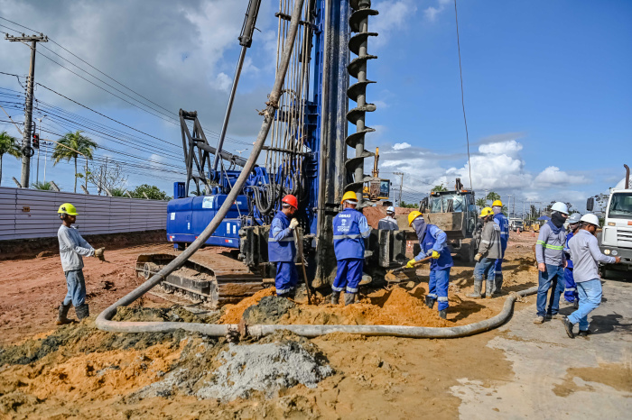 Obras do Mergulhão de Jardim Camburi
