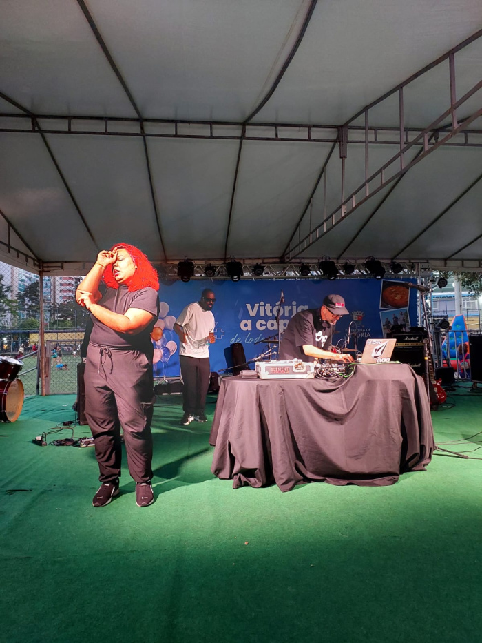 Praça Nilze Mendes recebeu o palco Jardim Camburi com atrações até a noite.