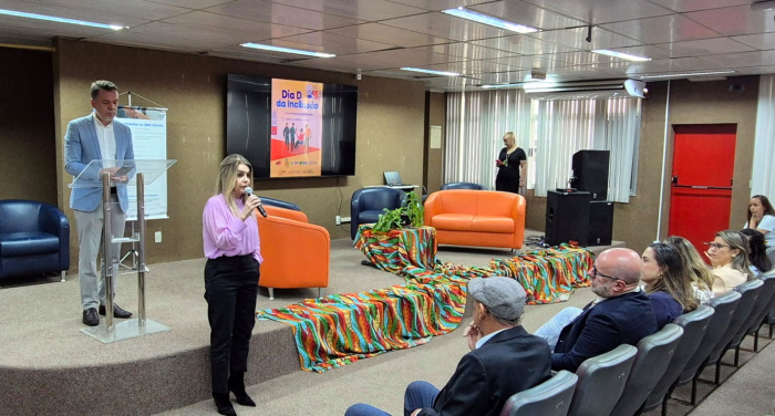 Roda de conversa marca debate do Dia D da Inclusão - Leidiane