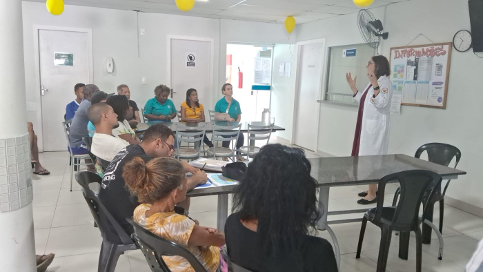 Roda de conversa no Abrigo 1 sobre saúde mental