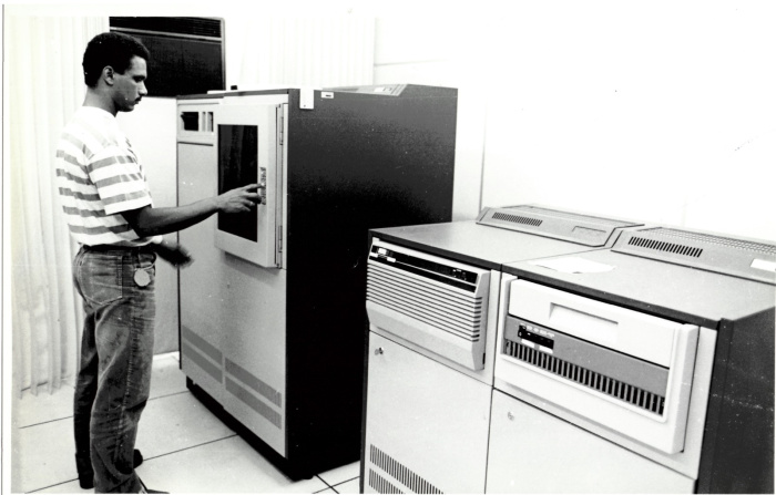 Era do Mainframe: os primeiros computadores da Secretaria da Fazenda eram máquinas grandes
