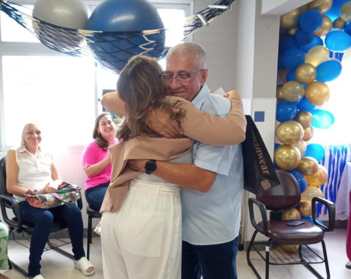 CRAI 30 anos: Fisioterapeuta Carlos Vidal se despede do serviço com homenagem emocionante de colegas