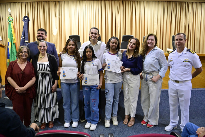 Entrega dos Certificados e Medalhas do Concurso de Redação Cisne Branco na Marinha.