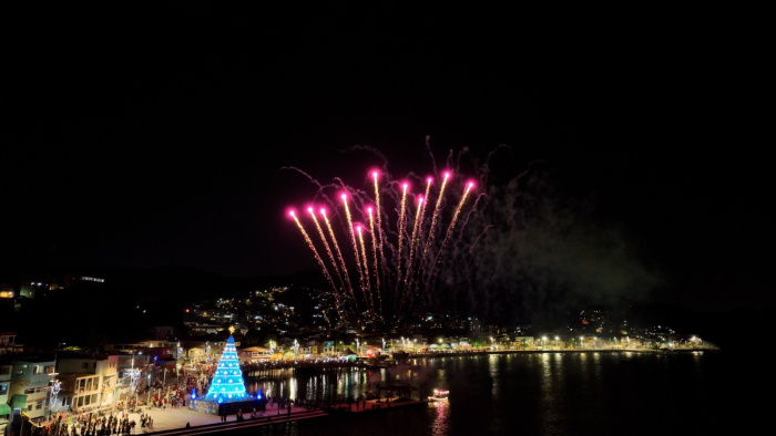 Natal de Encantos: abertura da temporada mais iluninada do ano leva emoção para a Ilha das Caieiras