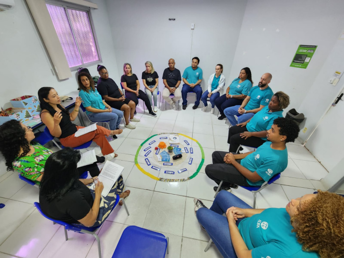 Comunicação Não Violenta: Equipe do Abrigo 1 participa de Círculo de Diálogo sobre o tema