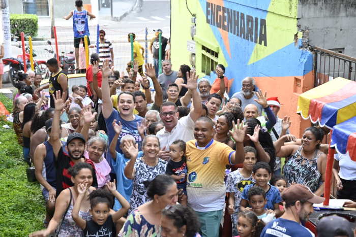 Esperança e espírito natalino marcam entrega de cestas básicas no bairro Engenharia