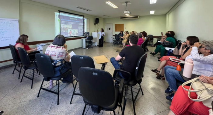 Apresentação do trabalho sobre Primeiros Cuidados Psicológicos em Situação de Desastre