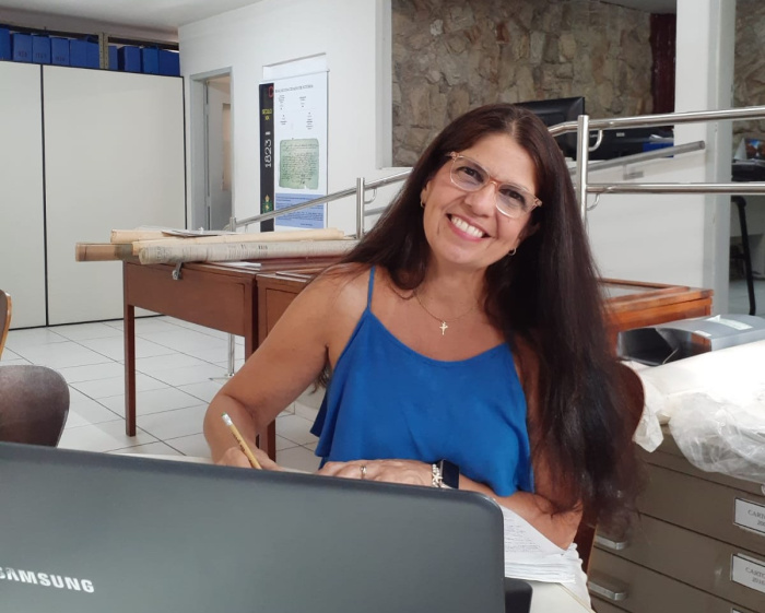 Parte das obras de Luciana Nemer é baseada em documentos do Arquivo Público Municipal