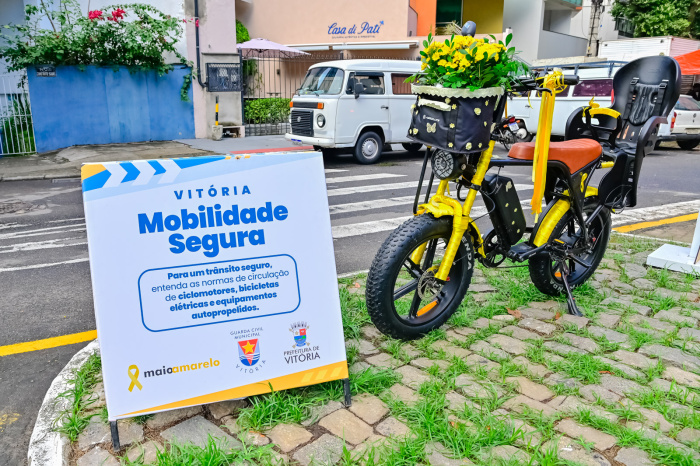 Ação Maio Amarelo na Feira da Praia do Canto