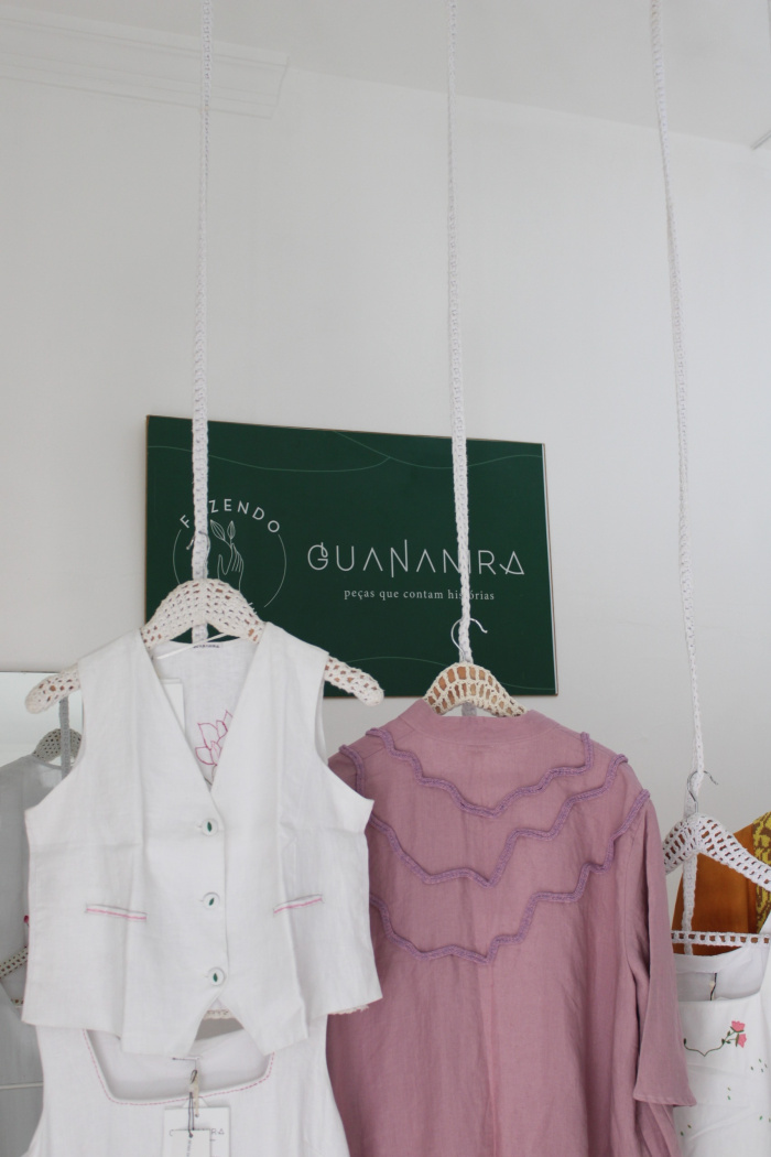 Guananira fazendo arte